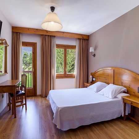 Hotel Sant Miquel อันดอร์รา ลา เวลลา ภายนอก รูปภาพ