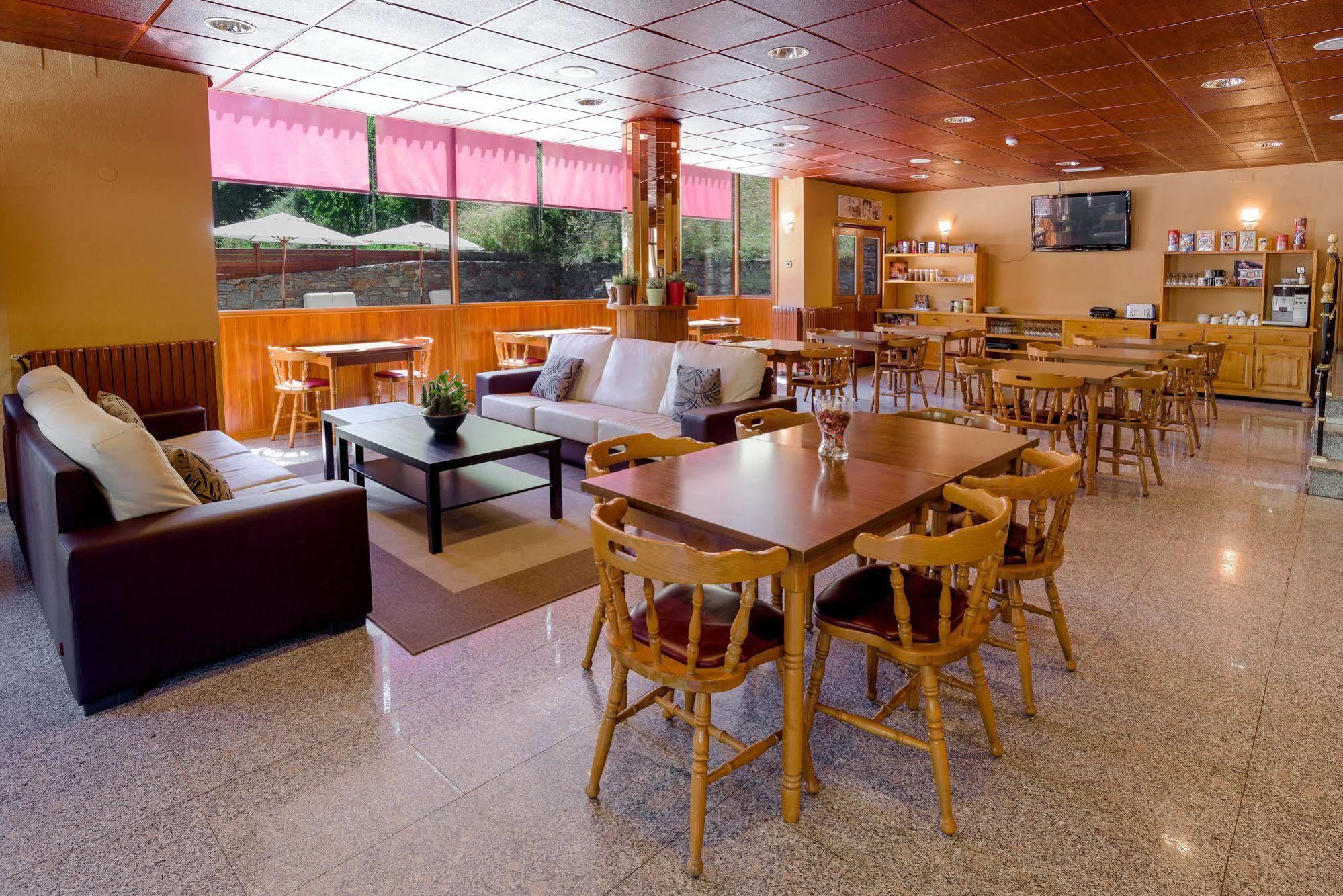 Hotel Sant Miquel อันดอร์รา ลา เวลลา ภายนอก รูปภาพ